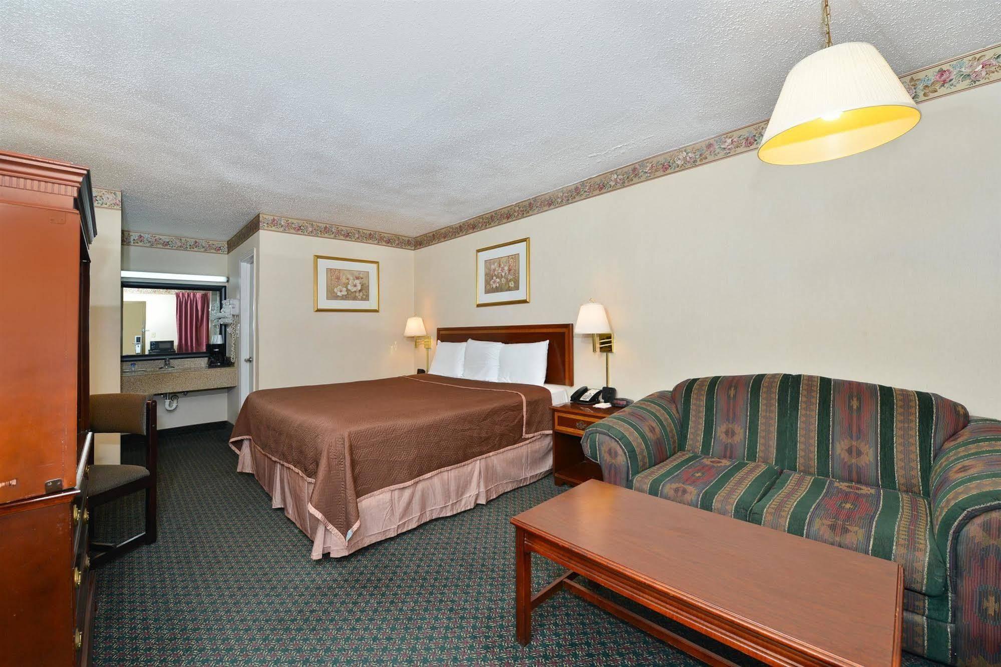Americas Best Value Inn - Fredericksburg North Εξωτερικό φωτογραφία