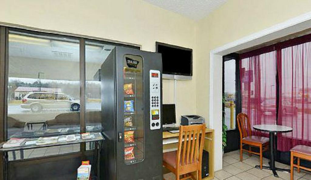 Americas Best Value Inn - Fredericksburg North Εξωτερικό φωτογραφία