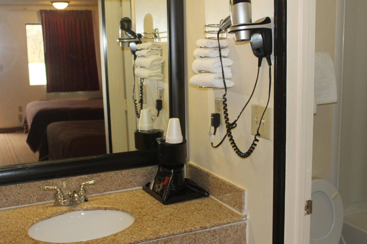 Americas Best Value Inn - Fredericksburg North Εξωτερικό φωτογραφία