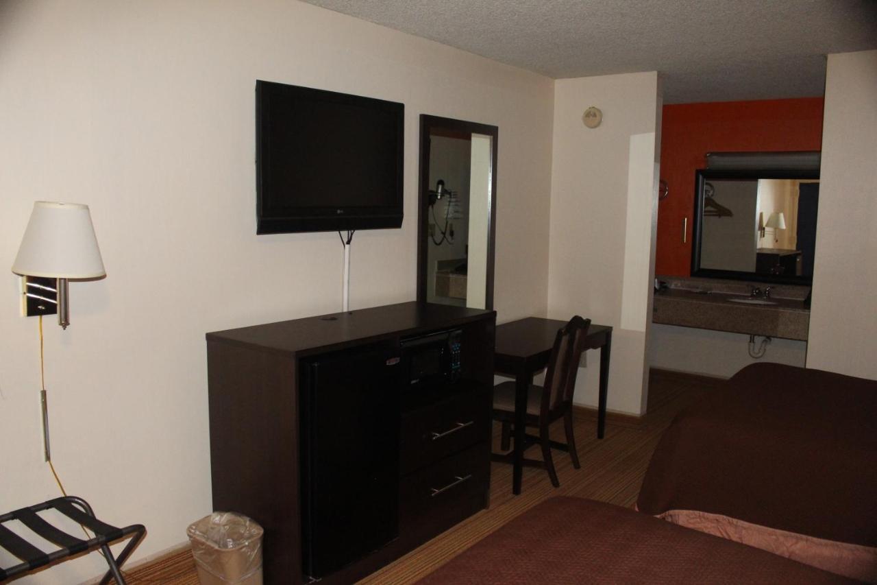 Americas Best Value Inn - Fredericksburg North Εξωτερικό φωτογραφία
