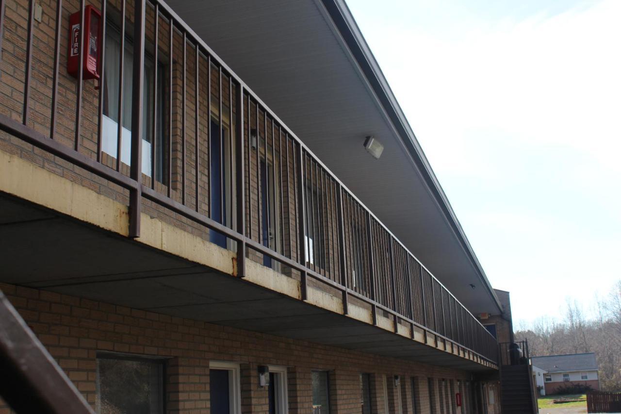 Americas Best Value Inn - Fredericksburg North Εξωτερικό φωτογραφία